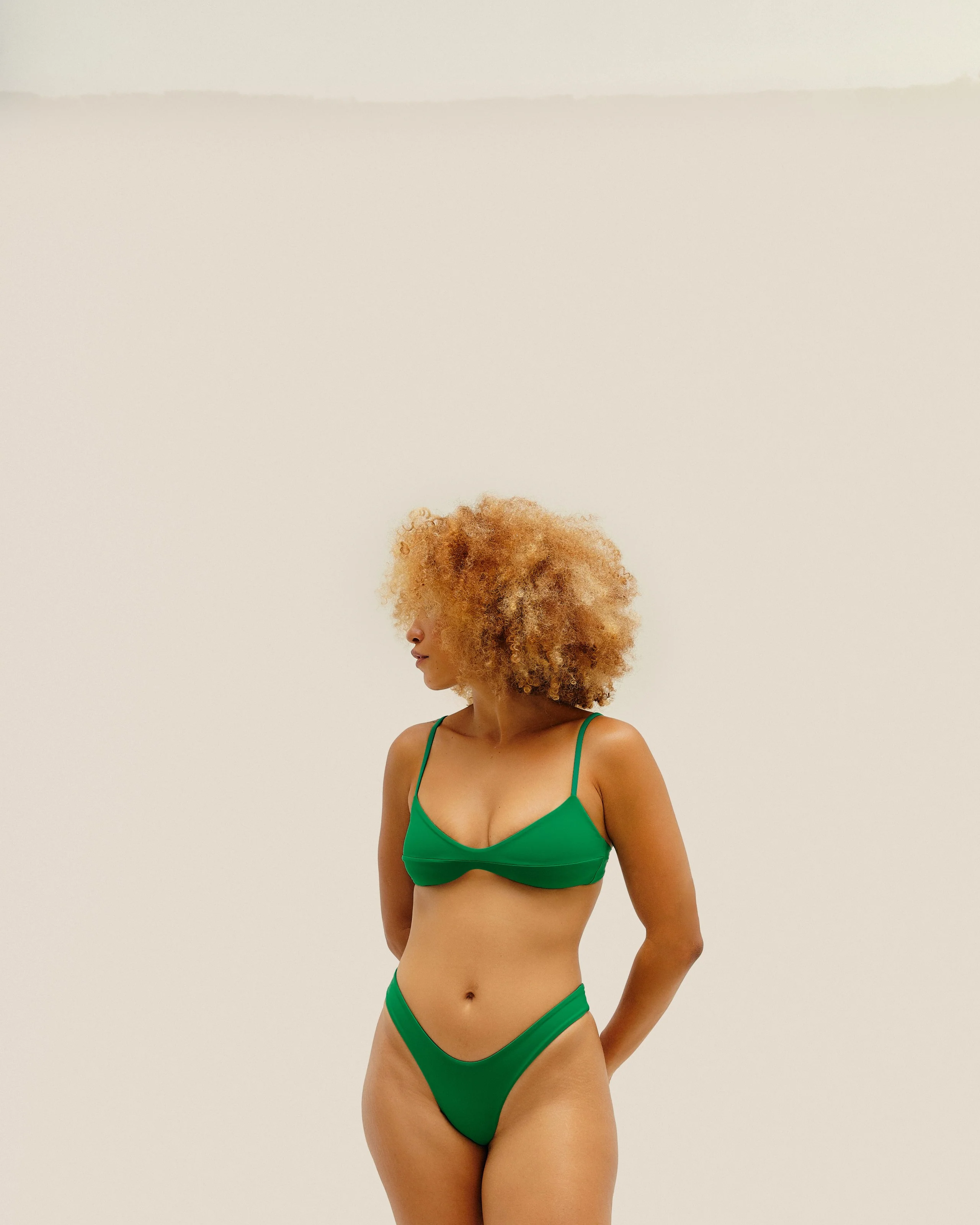 AJUSTABLE MÔNICA TOP VINTAGE GREEN - Image 3