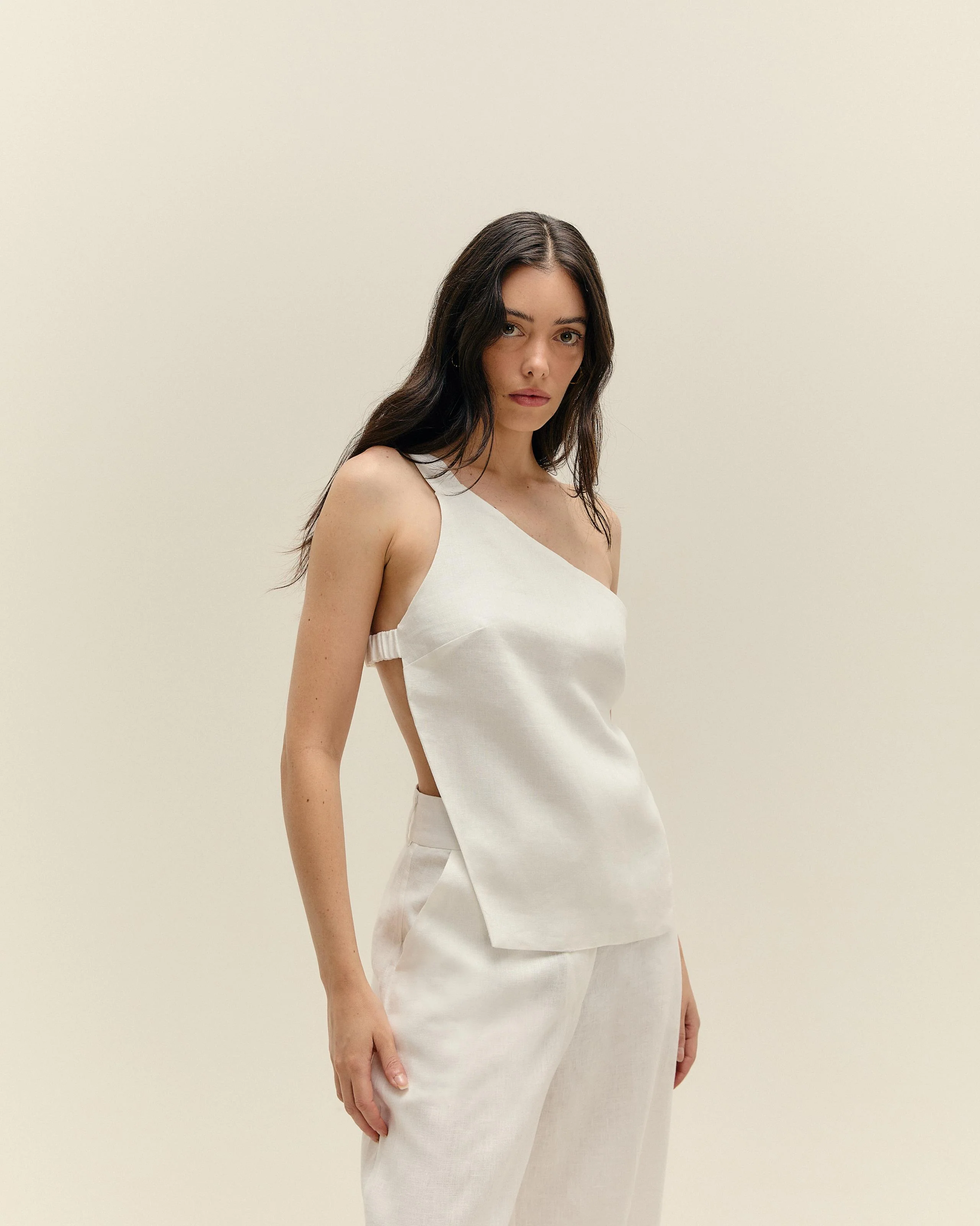 ASSIMETRIC TOP OFF-WHITE