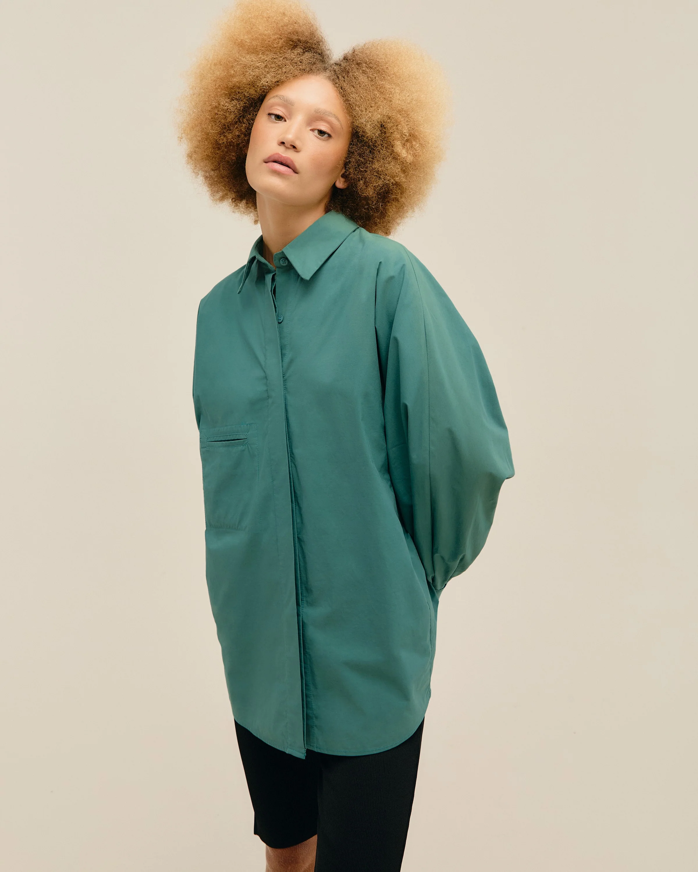 CAMISA OVERSIZED SEAWEED GREEN - Image 3
