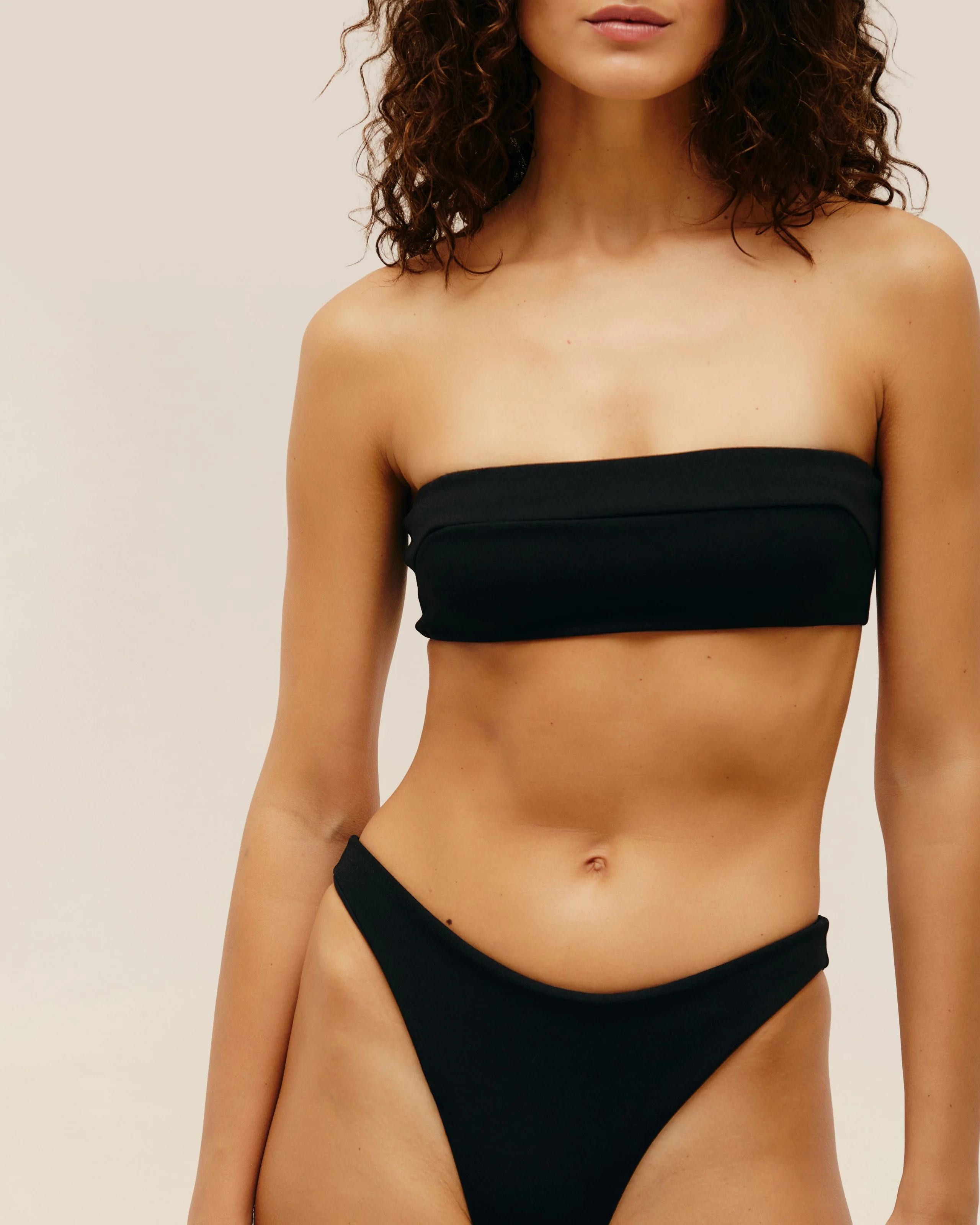 CREPE STRAIGHT GABI TOP BLACK - Image 4