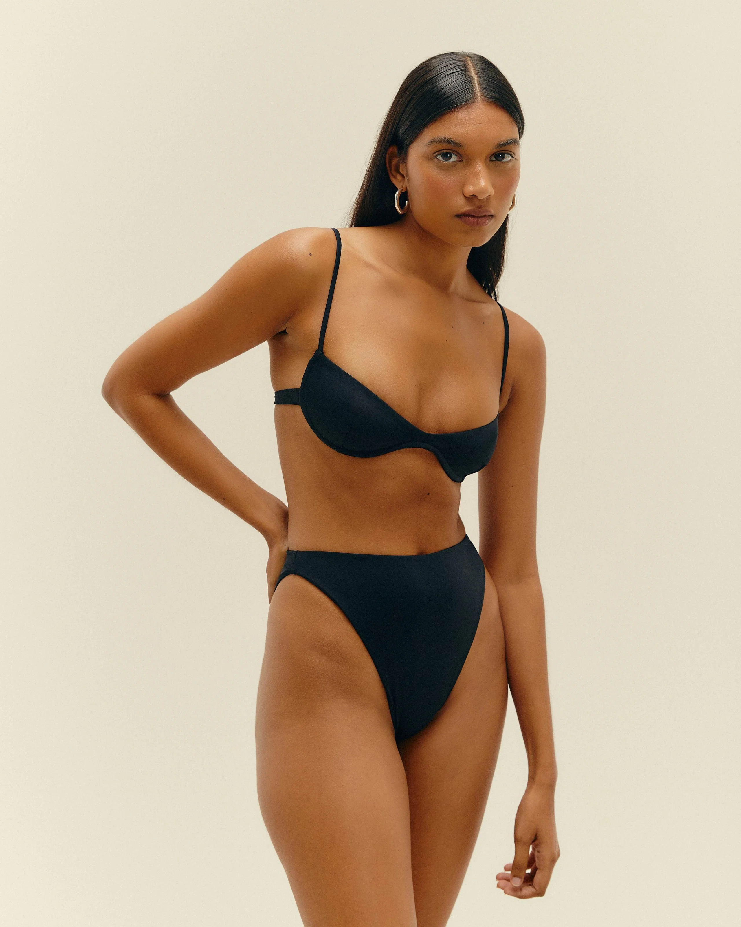 LANA TOP BLACK