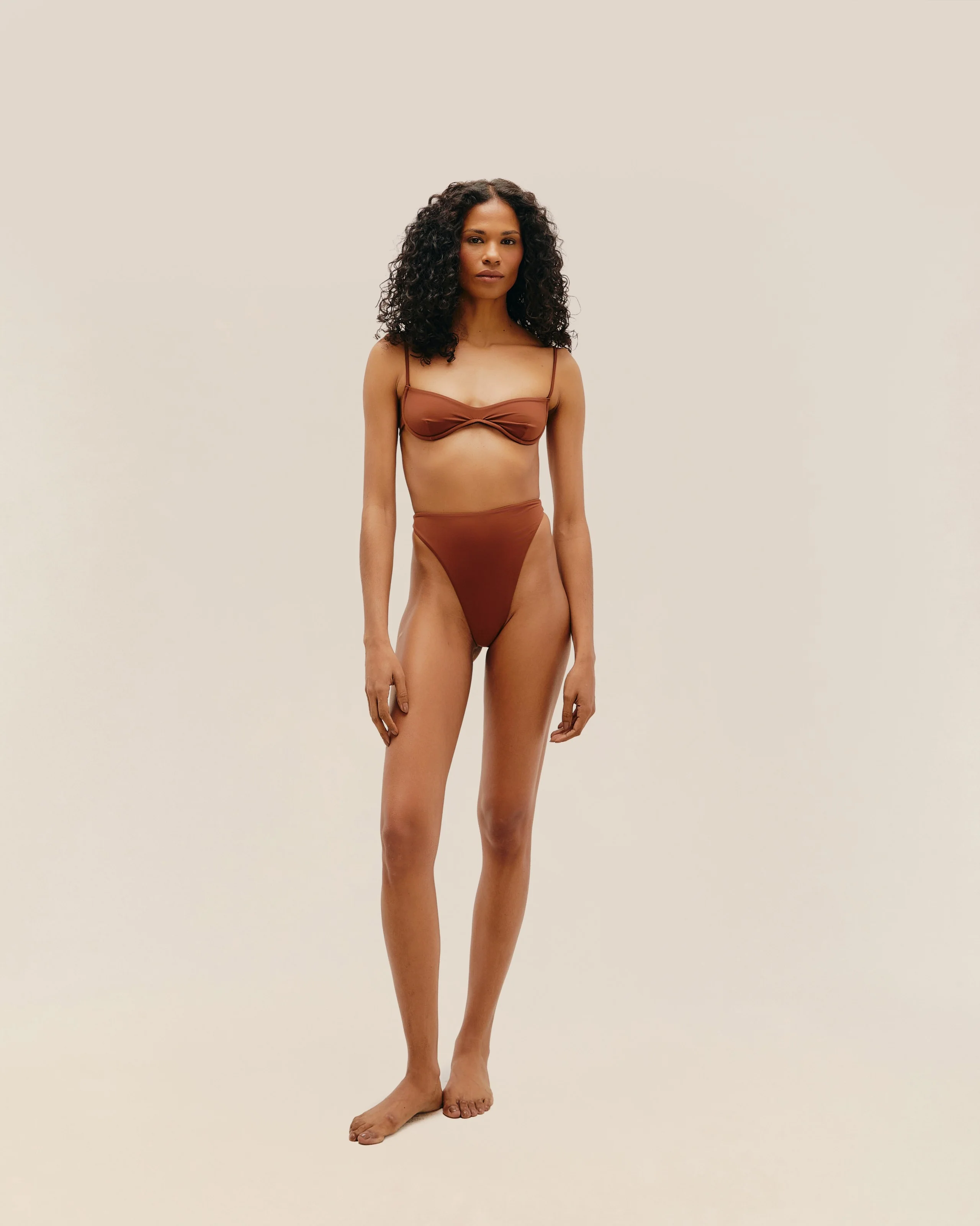 LANA TOP MID BROWN