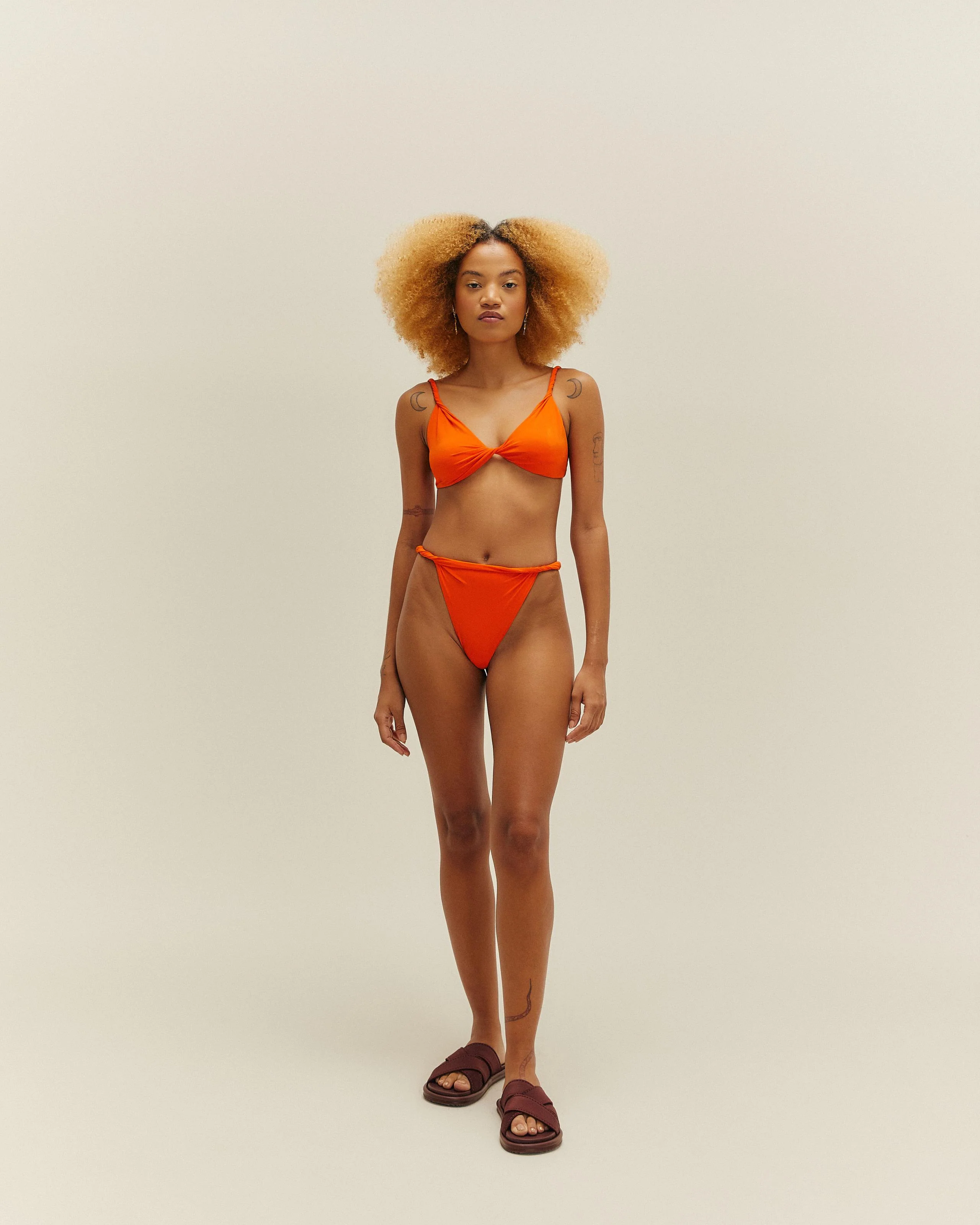 MARI HOTPANTS MIE ORANGE - Image 2