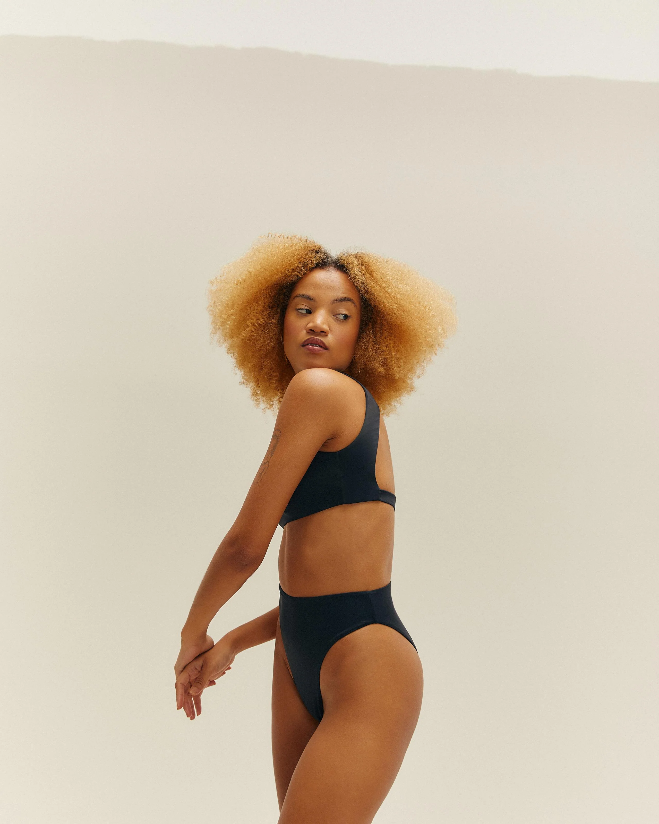 MARI TOP BLACK - Image 3